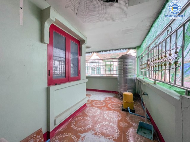 *****ทาวน์เฮ้าส์มือสองย่านนนทุบรี ม.เจ้าพระยา9 บางกรวย-ไทรน้อย เนื้อที่มากถึงเกือบ 19 ตร.ว. ฟังก์ชัน 3 ห้องนอน 2 ห้องน้ำ 1 ที่จอดรถ บนทำเลเชื่อมต่อถ.ราชพฤกษ์, ถ.กาญจนาภิเษก และถ.รัตนาธิเบศร์ เพียง 5 นาทีก็ถึงรถไฟฟ้าสายสีม่วง "สถานีบางพลู" และทางด่วน "กาญจนาภิเษก"